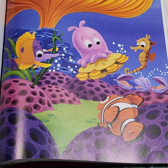 DISNEY CHRISTMAS STORYBOOK COLLECTION - Hardcover, By Disney Books 2014 - Picture 4 of 12